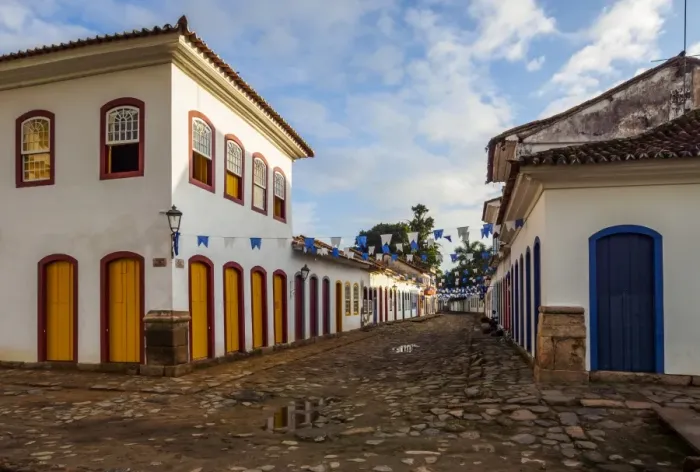 Framed Print : View of the Old Town, Paraty, State of Rio de Janeiro, Brazil, South America Framed Print : View of the Old Town, Paraty, State of Rio de Janeiro, Brazil, South America
