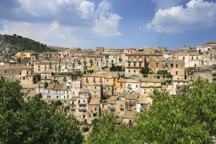 Framed Print : View of Old Town, Ragusa, Val di Noto, UNESCO World Heritage Site, Sicily, Italy, Europe Framed Print : View of Old Town, Ragusa, Val di Noto, UNESCO World Heritage Site, Sicily, Italy, Europe