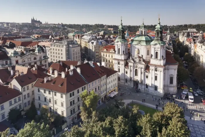 Framed Print : View over the Old Town Square (Staromestske namesti) to St. Nicholas Church and Castle District with Royal Palace and St. Vitus Cathedral, Prague, Bohemia, Czech Republic, Europe Framed Print : View over the Old Town Square (Staromestske namesti) to St. Nicholas Church and Castle District with Royal Palace and St. Vitus Cathedral, Prague, Bohemia, Czech Republic, Europe