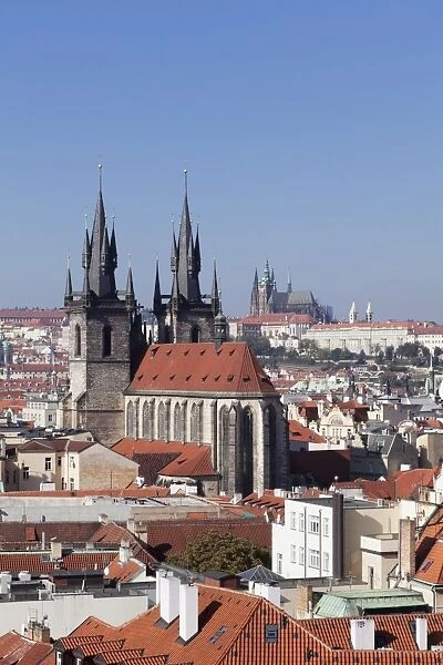 View over the Old Town (Stare Mesto) with Tyn Cathedral (Church of Our Lady Before Tyn) to Castle District with Royal Palace and St. Vitus Cathedral, Prague, Bohemia, Czech Republic, Europe