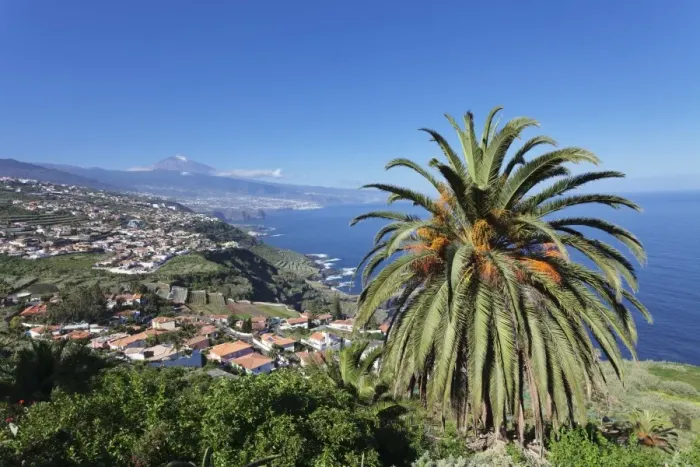 Framed Print : View over Orotava Valley to the north coast and Puerto de la Cruz und den Teide, Tenerife Framed Print : View over Orotava Valley to the north coast and Puerto de la Cruz und den Teide, Tenerife