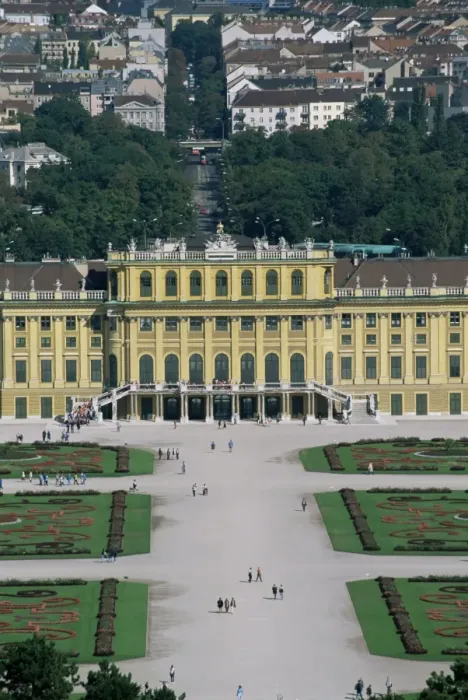Framed Print : View of palace from Gloriette, Schonbrunn Palace, UNESCO World Heritage Site Framed Print : View of palace from Gloriette, Schonbrunn Palace, UNESCO World Heritage Site
