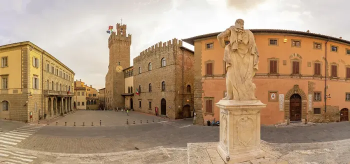 Framed Print : View of Palazzo dei Priori from Arezzo Cathedral, Arezzo, Province of Arezzo, Tuscany, Italy, Europe Framed Print : View of Palazzo dei Priori from Arezzo Cathedral, Arezzo, Province of Arezzo, Tuscany, Italy, Europe