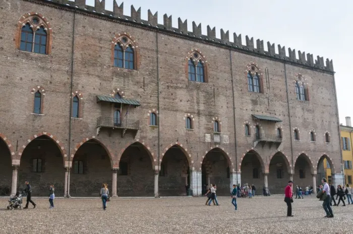 Framed Print : View of Palazzo Ducale, Piazza Sordello, Mantova, Lombardy, Italy, Europe