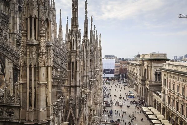 View over the Piaza Duomo from the Duomo (Cathedral), Milan, Lombardy, Italy, Europe