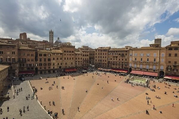 Top view of Piazza del Campo with the historical buildings and The Fonte Gaia fountain