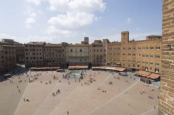 View of the Piazza del Campo, Siena, UNESCO World Heritage Site, Tuscany, Italy, Europe