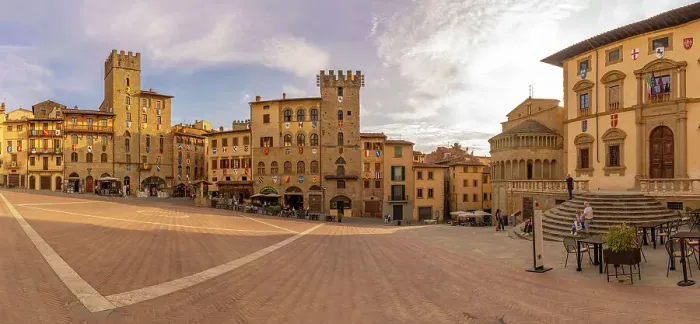 Framed Print : View of Piazza Grande, Arezzo, Province of Arezzo, Tuscany, Italy, Europe Framed Print : View of Piazza Grande, Arezzo, Province of Arezzo, Tuscany, Italy, Europe