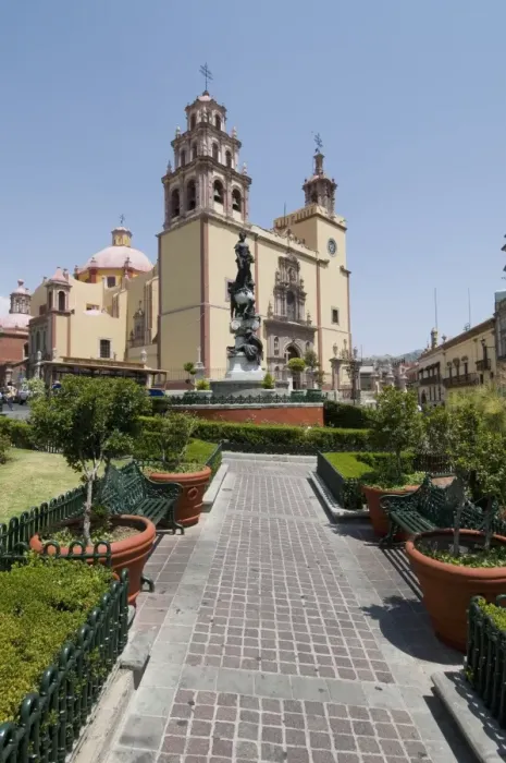 Framed Print : View from the Plaza de la Paz of the 17th century Basilica de Nuestra Senora de Guanajuato in Guanajuato, a UNESCO World Heritage Site, Guanajuato State, Mexico Framed Print : View from the Plaza de la Paz of the 17th century Basilica de Nuestra Senora de Guanajuato in Guanajuato, a UNESCO World Heritage Site, Guanajuato State, Mexico
