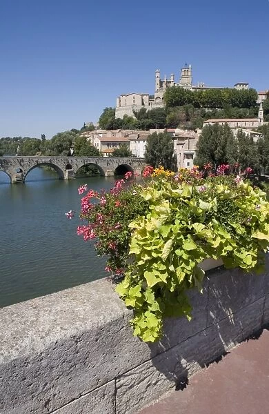 View of Pont Vieux from Pont Neuf, River Orb, Cathedrale St. -Nazaire, Beziers