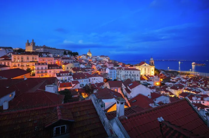 Framed Print : The view from Portas do Sol viewpoint during blue hour, Alfama, Lisbona, Portugal, Western Europe Framed Print : The view from Portas do Sol viewpoint during blue hour, Alfama, Lisbona, Portugal, Western Europe
