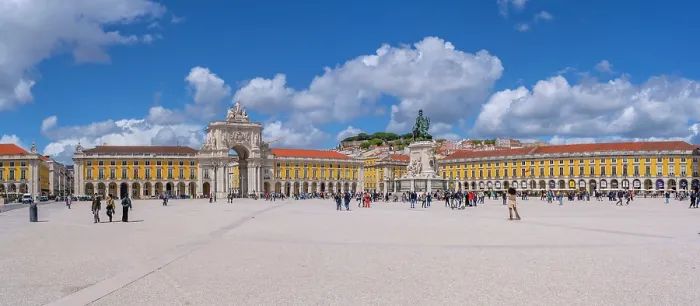Framed Print : View of Praca do Comercio and Arco da Rua Augusta on a sunny day, Lisbon, Portugal, Europe Framed Print : View of Praca do Comercio and Arco da Rua Augusta on a sunny day, Lisbon, Portugal, Europe