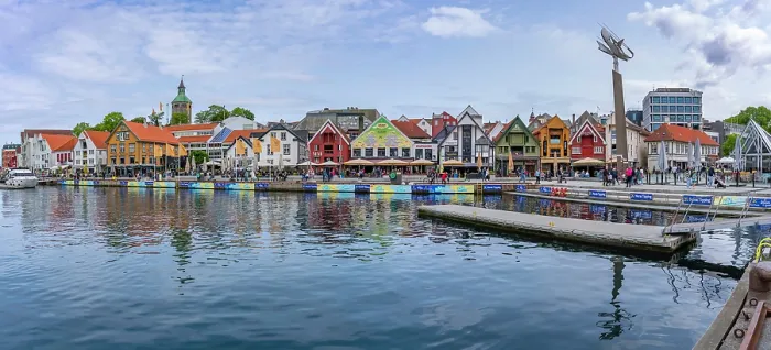 Framed Print : View of reflections in harbour and Stavanger skyline during daytime, Stavanger, Norway Framed Print : View of reflections in harbour and Stavanger skyline during daytime, Stavanger, Norway