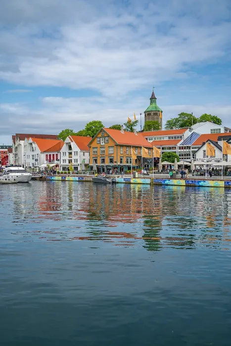Framed Print : View of reflections in harbour and Stavanger skyline during daytime, Stavanger, Norway Framed Print : View of reflections in harbour and Stavanger skyline during daytime, Stavanger, Norway