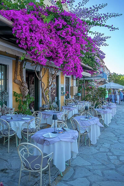 View of restaurant in Fiscardo harbour, Fiscardo, Kefalonia, Ionian Islands, Greek Islands, Greece, Europe
