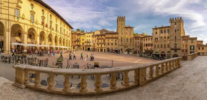 Framed Print : View of restaurants in Piazza Grande, Arezzo, Province of Arezzo, Tuscany, Italy, Europe Framed Print : View of restaurants in Piazza Grande, Arezzo, Province of Arezzo, Tuscany, Italy, Europe