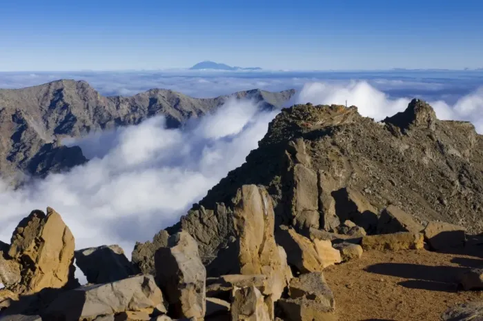 Framed Print : View from the rim of the volcano Taburiente, in the background the volcano El Teide Framed Print : View from the rim of the volcano Taburiente, in the background the volcano El Teide
