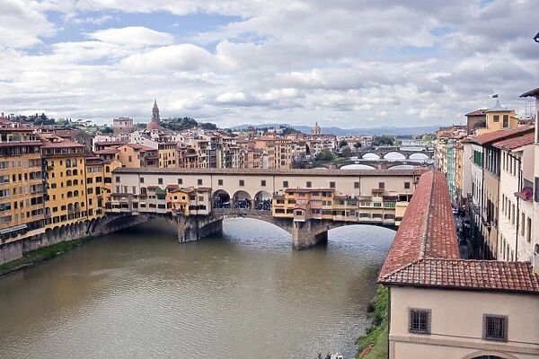 View of the River Arno and Ponte Vecchio, Florence, UNESCO World Heritage Site