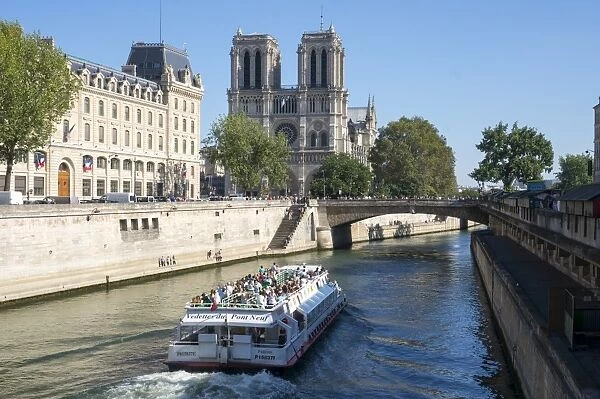 View of the River Seine and Notre Dame Cathedral, Paris, France, Europe