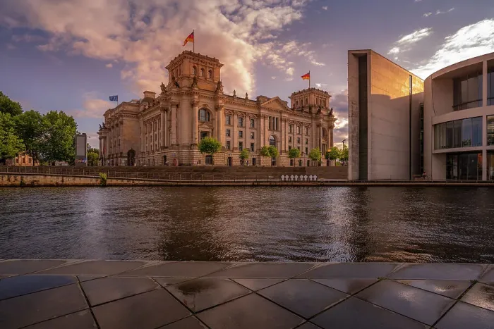 Framed Print : View of the River Spree and the Reichstag (German Parliament building) at sunset, Mitte, Berlin, Germany, Europe Framed Print : View of the River Spree and the Reichstag (German Parliament building) at sunset, Mitte, Berlin, Germany, Europe