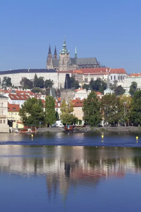 Framed Print : View over the River Vltava to the Castle District with St. Vitus Cathedral and Royal Palace, UNESCO World Heritage Site, Prague, Bohemia, Czech Republic, Europe Framed Print : View over the River Vltava to the Castle District with St. Vitus Cathedral and Royal Palace, UNESCO World Heritage Site, Prague, Bohemia, Czech Republic, Europe