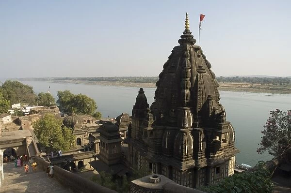 View of the Shiva Temple with the Narmada river in background