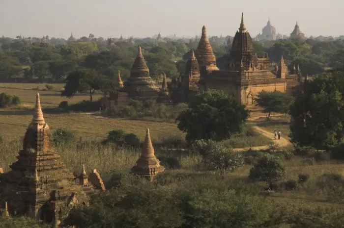 Framed Print : View from the Shwesandaw Paya of the extensive site of Bagan (Pagan) archaeological zone Framed Print : View from the Shwesandaw Paya of the extensive site of Bagan (Pagan) archaeological zone