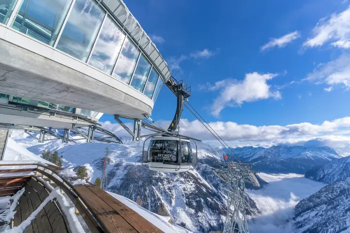 Framed Print : View of snow covered Aosta Valley, mountains and Skyway Monte Bianco cable car in winter, Courmayeur, Aosta Valley, Italian Alps, Italy Framed Print : View of snow covered Aosta Valley, mountains and Skyway Monte Bianco cable car in winter, Courmayeur, Aosta Valley, Italian Alps, Italy