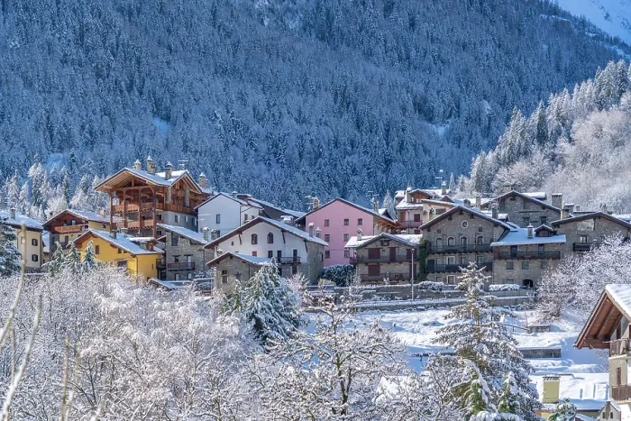 Framed Print : View of snow covered trees, mountains and Dolonne from Courmayeur in winter, Courmayeur, Aosta Valley, Italian Alps, Italy Framed Print : View of snow covered trees, mountains and Dolonne from Courmayeur in winter, Courmayeur, Aosta Valley, Italian Alps, Italy
