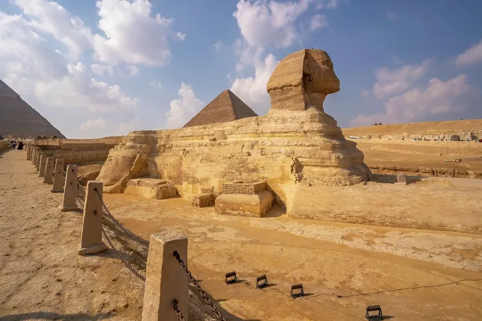 Framed Print : View of the Sphinx at the Pyramids of Giza on a sunny day, Giza, Cairo, Egypt, Africa Framed Print : View of the Sphinx at the Pyramids of Giza on a sunny day, Giza, Cairo, Egypt, Africa