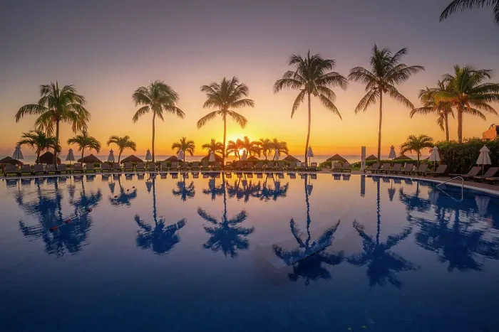 Framed Print : View of sunrise and palm tree reflections in hotel pool near Puerto Morelos, Caribbean Coast, Yucatan Peninsula, Mexico, North America Framed Print : View of sunrise and palm tree reflections in hotel pool near Puerto Morelos, Caribbean Coast, Yucatan Peninsula, Mexico, North America