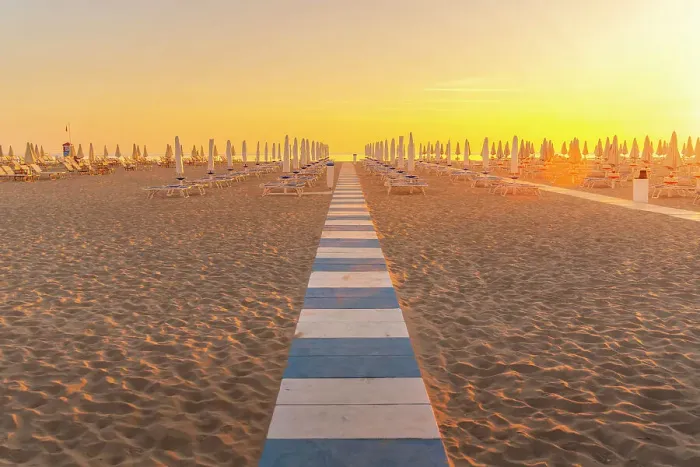 Framed Print : View of sunrise and sunshades on the Lido on Rimini Beach, Rimini, Emilia-Romagna, Italy, Europe Framed Print : View of sunrise and sunshades on the Lido on Rimini Beach, Rimini, Emilia-Romagna, Italy, Europe