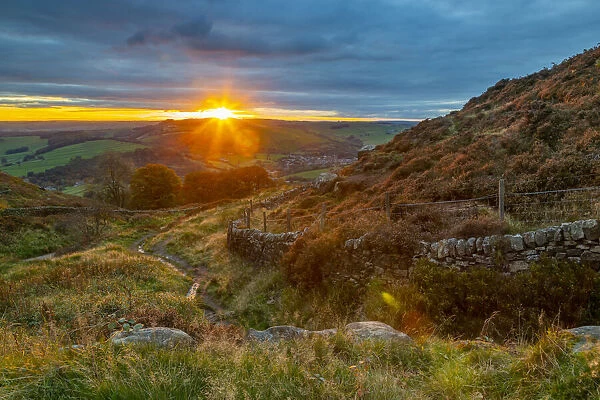 View of sunset from Baslow Edge, Derbyshire Peak District, Derbyshire, England