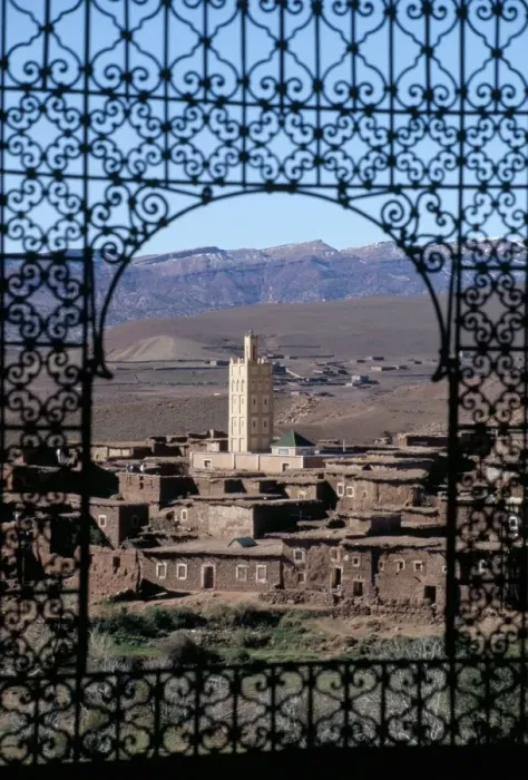 Framed Print : View of Telouet and High Atlas mountains from the Kasbah Framed Print : View of Telouet and High Atlas mountains from the Kasbah