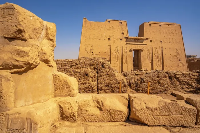 Framed Print : View of the Temple of Horus on a sunny day, Edfu, Egypt, North Africa, Africa Framed Print : View of the Temple of Horus on a sunny day, Edfu, Egypt, North Africa, Africa