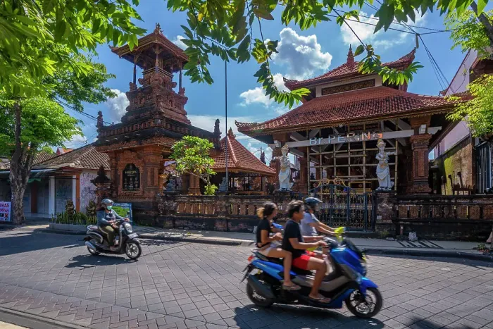 Framed Print : View of temple on street in Kuta, Kuta, Bali, Indonesia, South East Asia, Asia Framed Print : View of temple on street in Kuta, Kuta, Bali, Indonesia, South East Asia, Asia