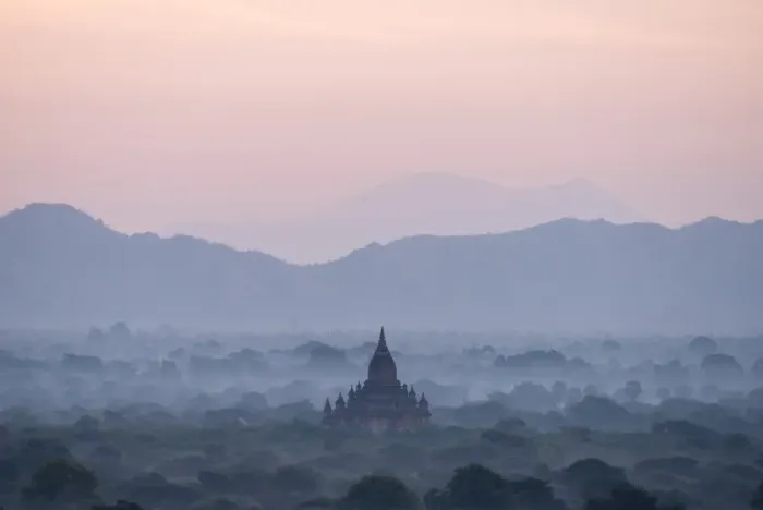 Framed Print : View of Temples at dawn, Bagan (Pagan), Mandalay Region, Myanmar (Burma), Asia Framed Print : View of Temples at dawn, Bagan (Pagan), Mandalay Region, Myanmar (Burma), Asia