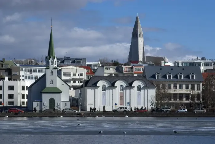 Framed Print : View over Tjornin (pond) to church and Cathedral, Reykjavik, Iceland, Polar Regions Framed Print : View over Tjornin (pond) to church and Cathedral, Reykjavik, Iceland, Polar Regions