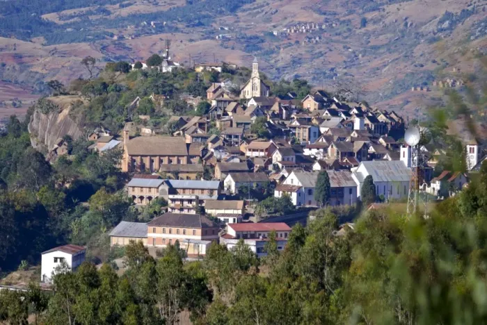 Framed Print : View over the town of Fianarantsoa, Madagascar, Africa Framed Print : View over the town of Fianarantsoa, Madagascar, Africa