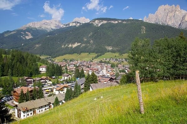 View over town, Pozza di Fassa, Fassa Valley, Trento Province, Trentino-Alto Adige  /  South Tyrol, Italian Dolomites, Italy, Europe