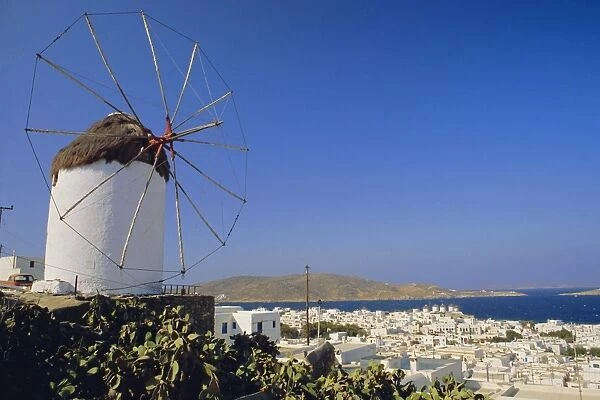 View from the upper windmills to Mykonos Town