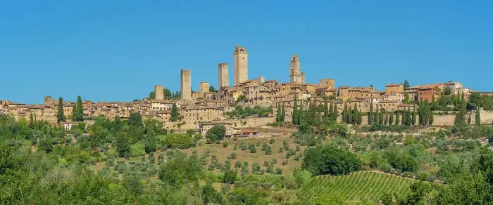 Framed Print : View of vineyards and San Gimignano, San Gimignano, Province of Siena, Tuscany, Italy, Europe Framed Print : View of vineyards and San Gimignano, San Gimignano, Province of Siena, Tuscany, Italy, Europe
