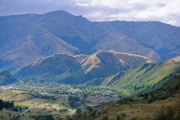 View west from the Crown Range towards Arrowtown