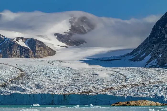 Framed Print : Views of the Monacobreen (Monaco Glacier), in Haakon VII Land on the island of Spitsbergen in Svalbard, Norway, Arctic, Europe Framed Print : Views of the Monacobreen (Monaco Glacier), in Haakon VII Land on the island of Spitsbergen in Svalbard, Norway, Arctic, Europe