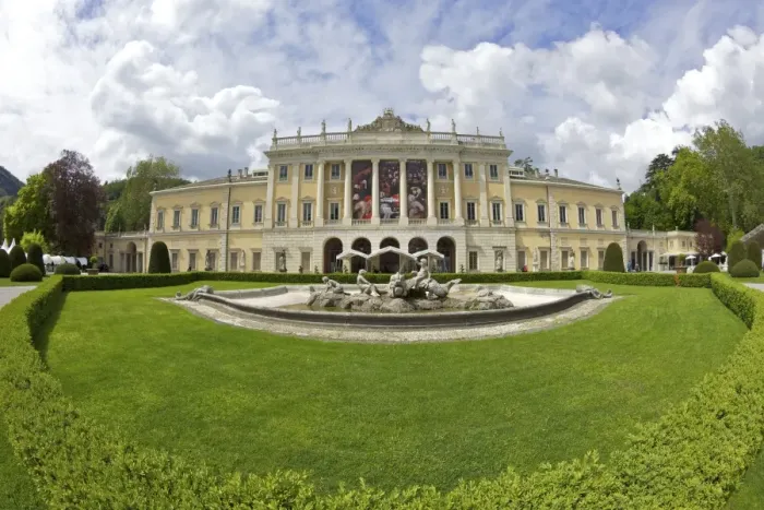 Framed Print : Villa Olmo in spring sunshine, Lake Como, Lombardy, Italian Lakes, Italy, Europe Framed Print : Villa Olmo in spring sunshine, Lake Como, Lombardy, Italian Lakes, Italy, Europe
