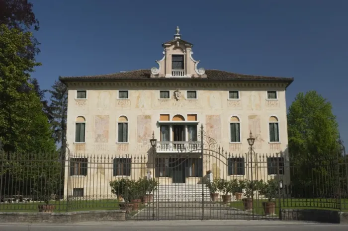 Framed Print : The Villa Soranzo (La Soranza), frescoed facade, dormer window in Baroque style Framed Print : The Villa Soranzo (La Soranza), frescoed facade, dormer window in Baroque style