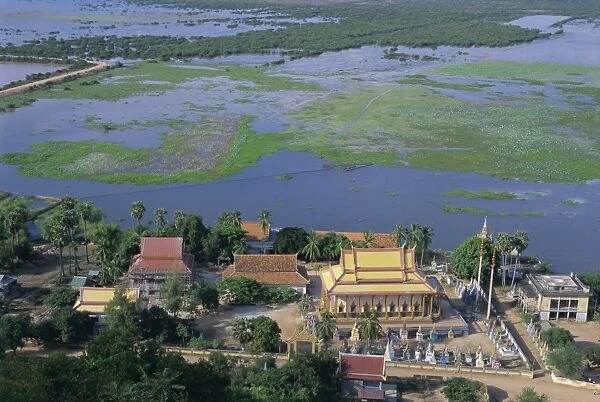 Village of Chong Kneas, Tonle Sap Lake, Siem Reap, Cambodia, Indochina, Asia