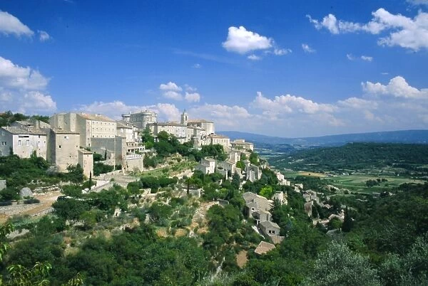 Village of Gordes, perched above the Luberon countryside, Vaucluse, Provence