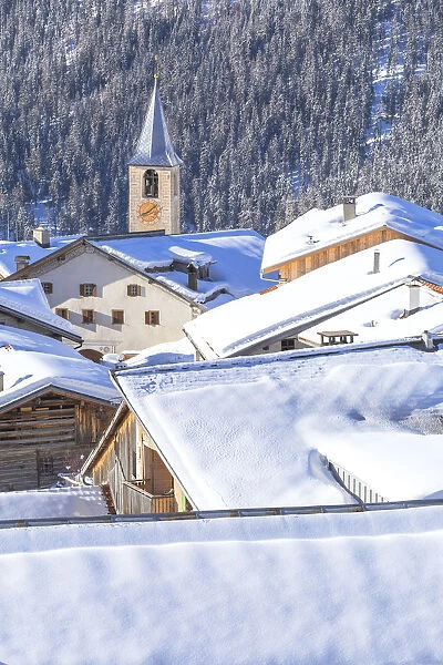 Village of Latsch after a snowfall, Bergun, Albula Valley, District of Prattigau  /  Davos