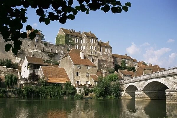 The village of Pesmes, on River Ognon, Franche Comte, France, Europe